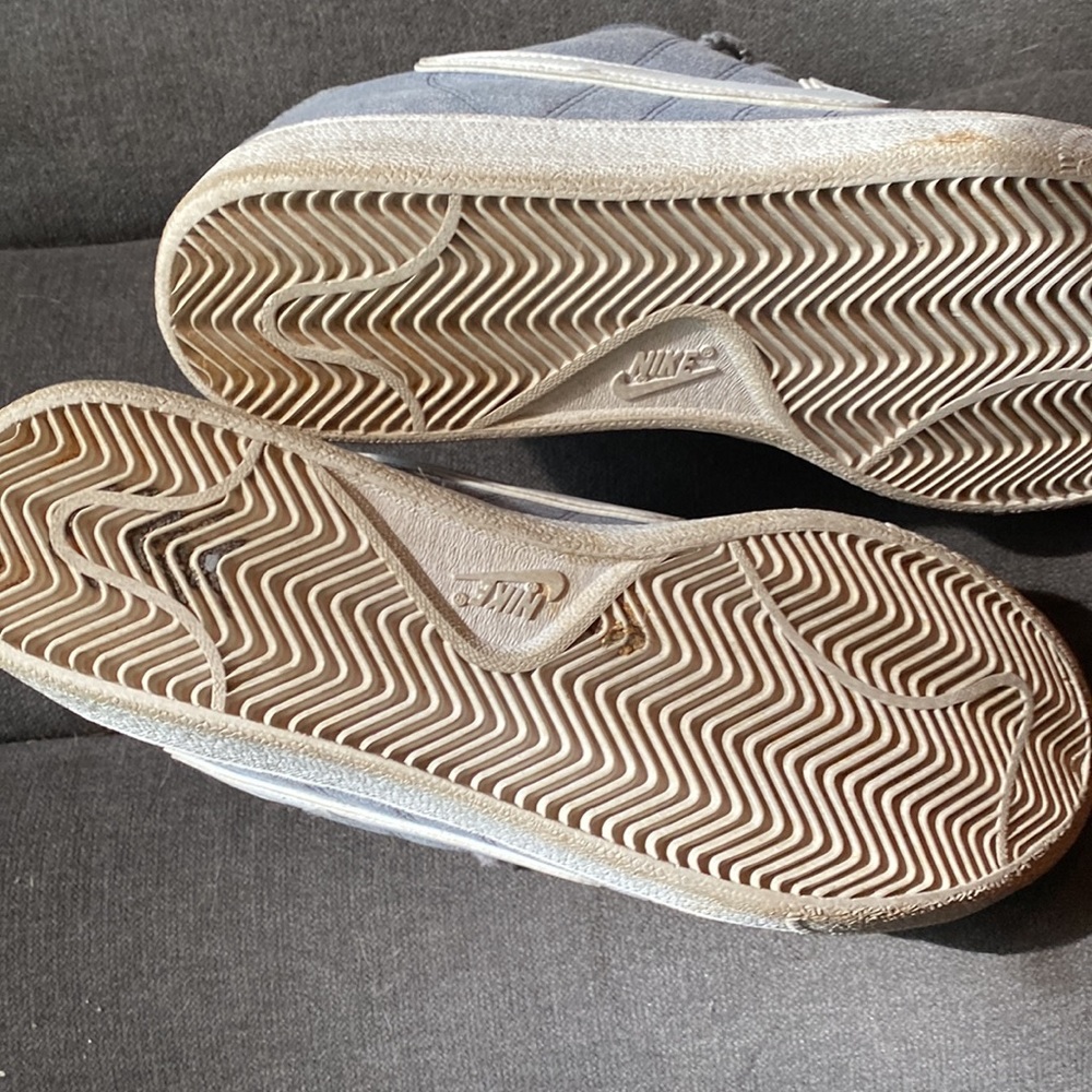 grey and white suede leather Nike’s. Classic tennis shoe, old school style. - Picture 2 of 5
